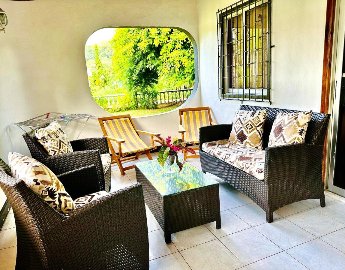 88 Days Self Catering Holidays & Accomodation Baie Lazare  Екстер'єр фото