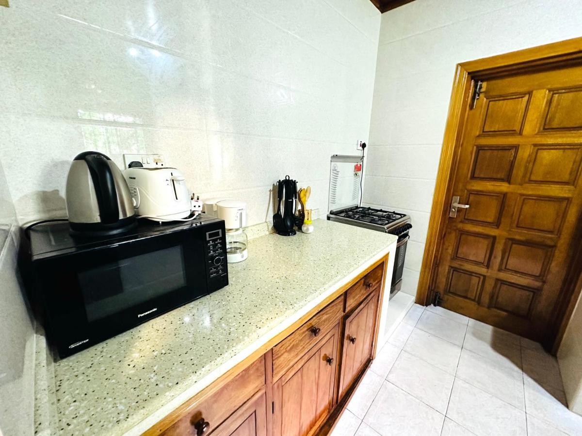88 Days Self Catering Holidays & Accomodation Baie Lazare  Екстер'єр фото
